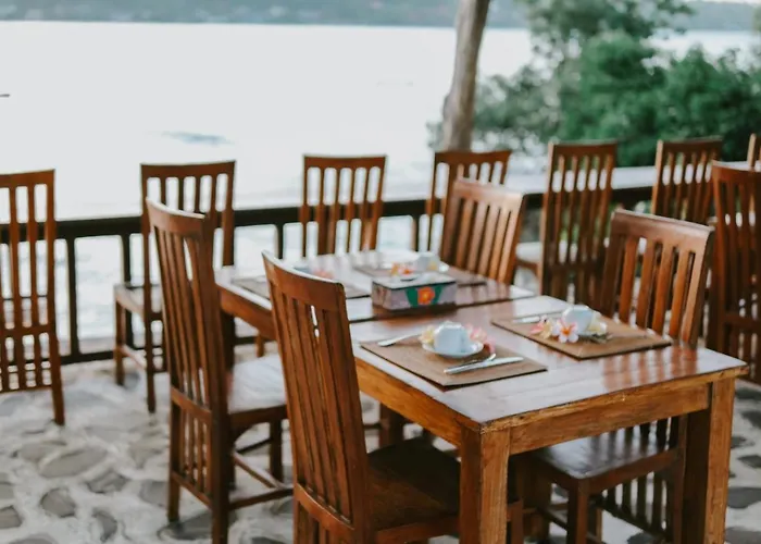 Dini D\'Nusa Lembongan