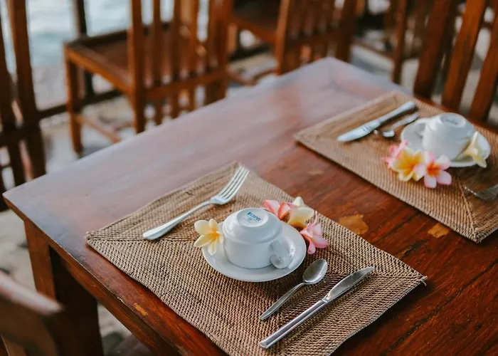 Dini D\'Nusa Lembongan